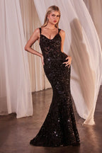 Vestido de lentejuelas entallado con detalles de terciopelo